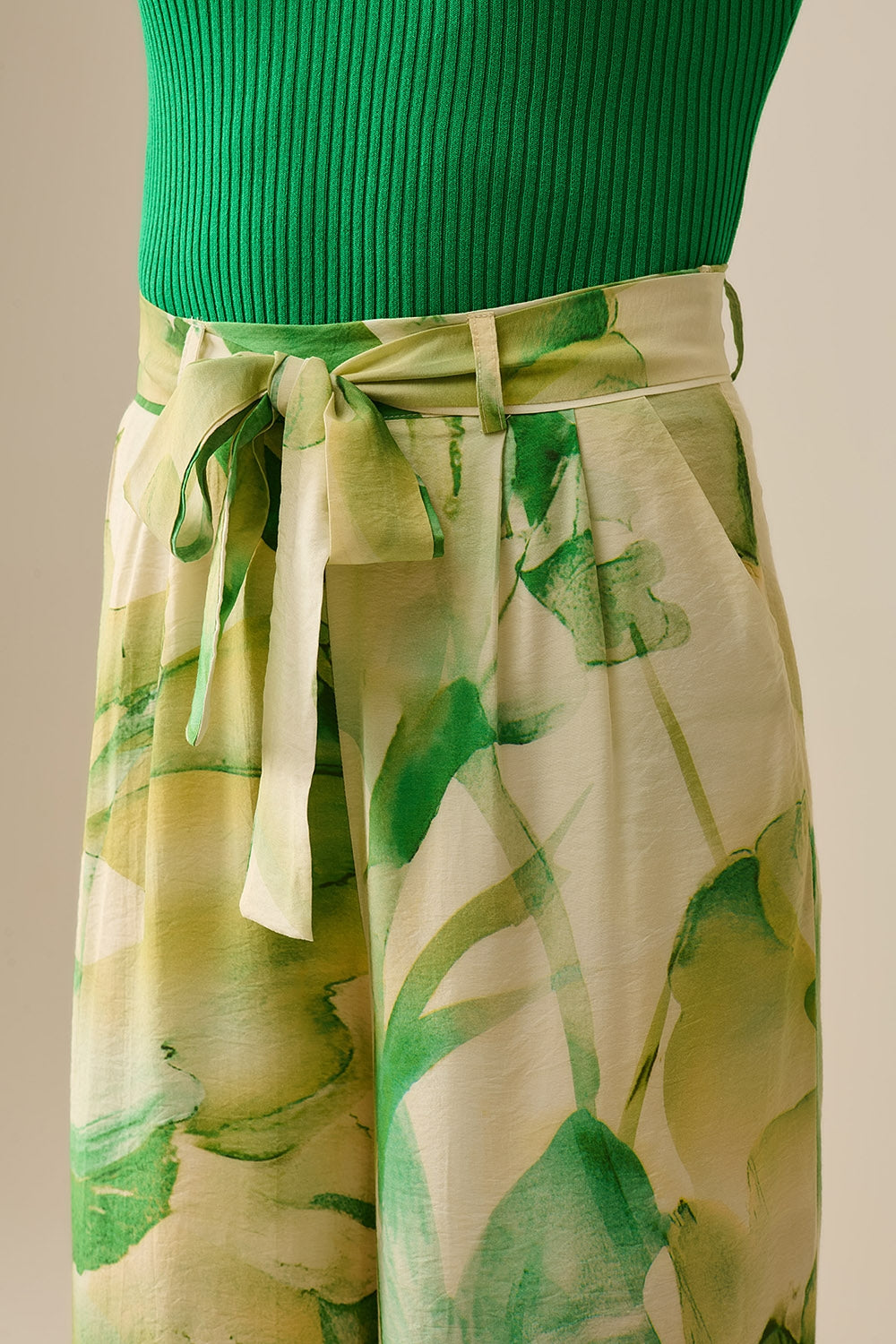 Broek Met Wijde Pijpen En Groene Aquarelprint