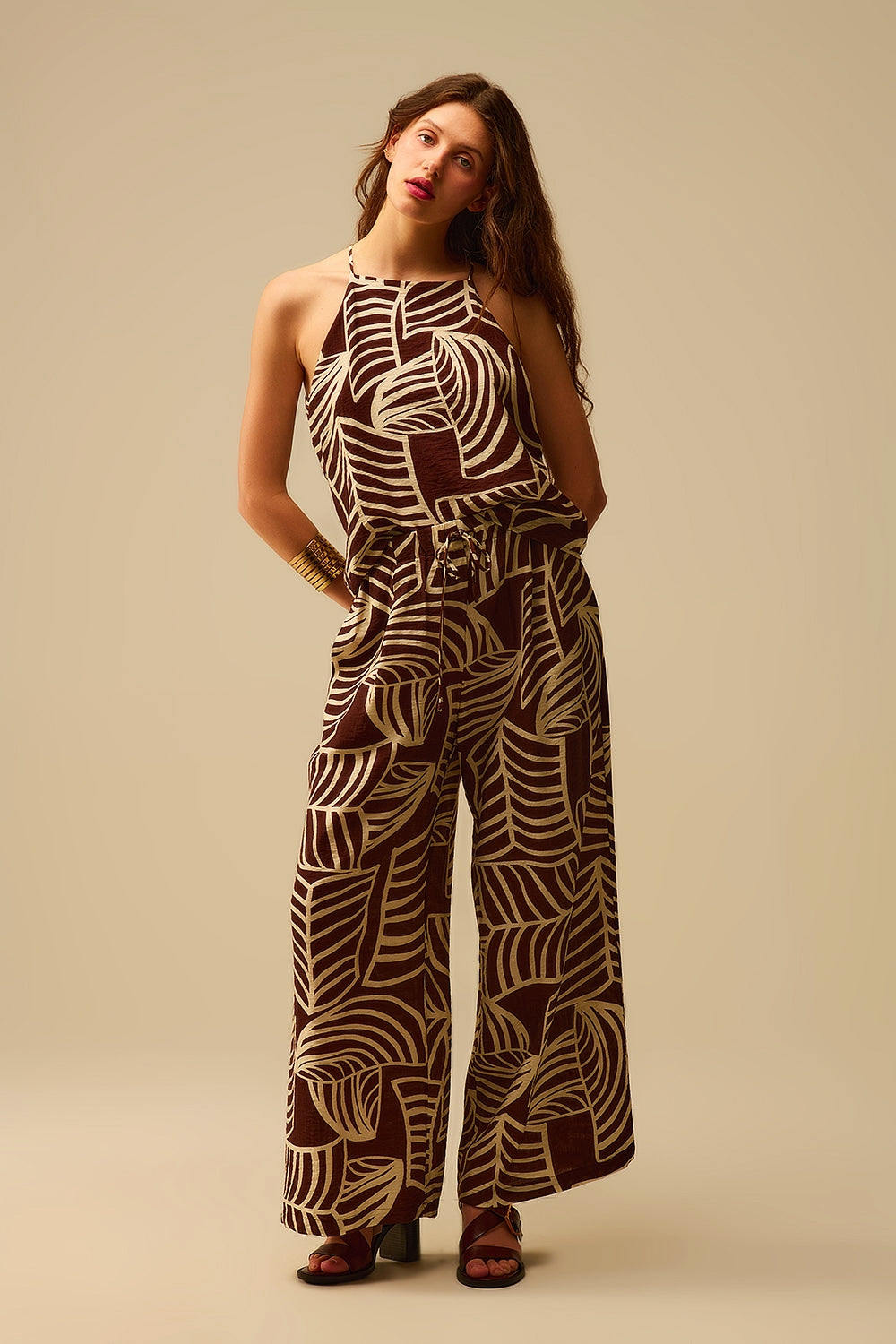 Bruine Broek met Wijde Pijpen En Witte Bladprint
