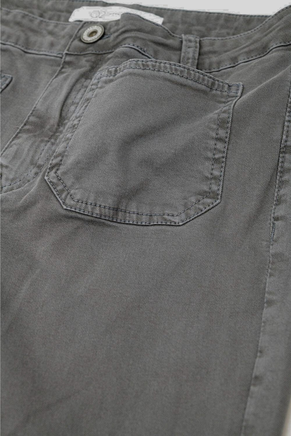 Donkergrijze skinny flared