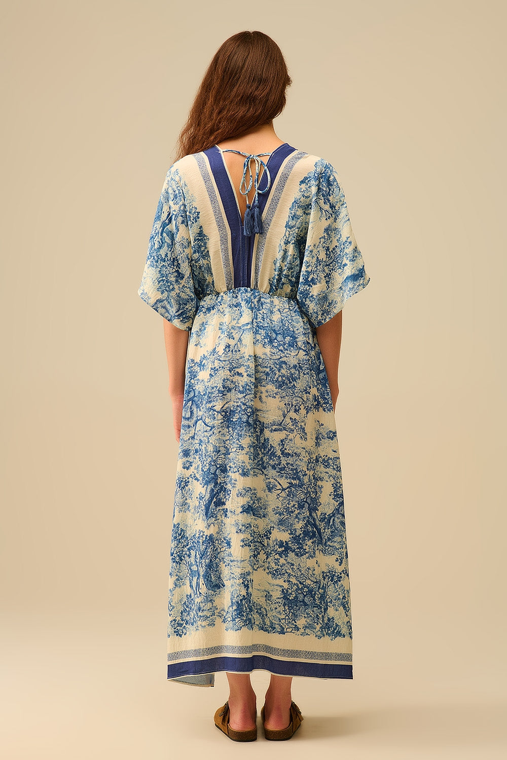 Soepel V-hals jurkje met toile de jouy print