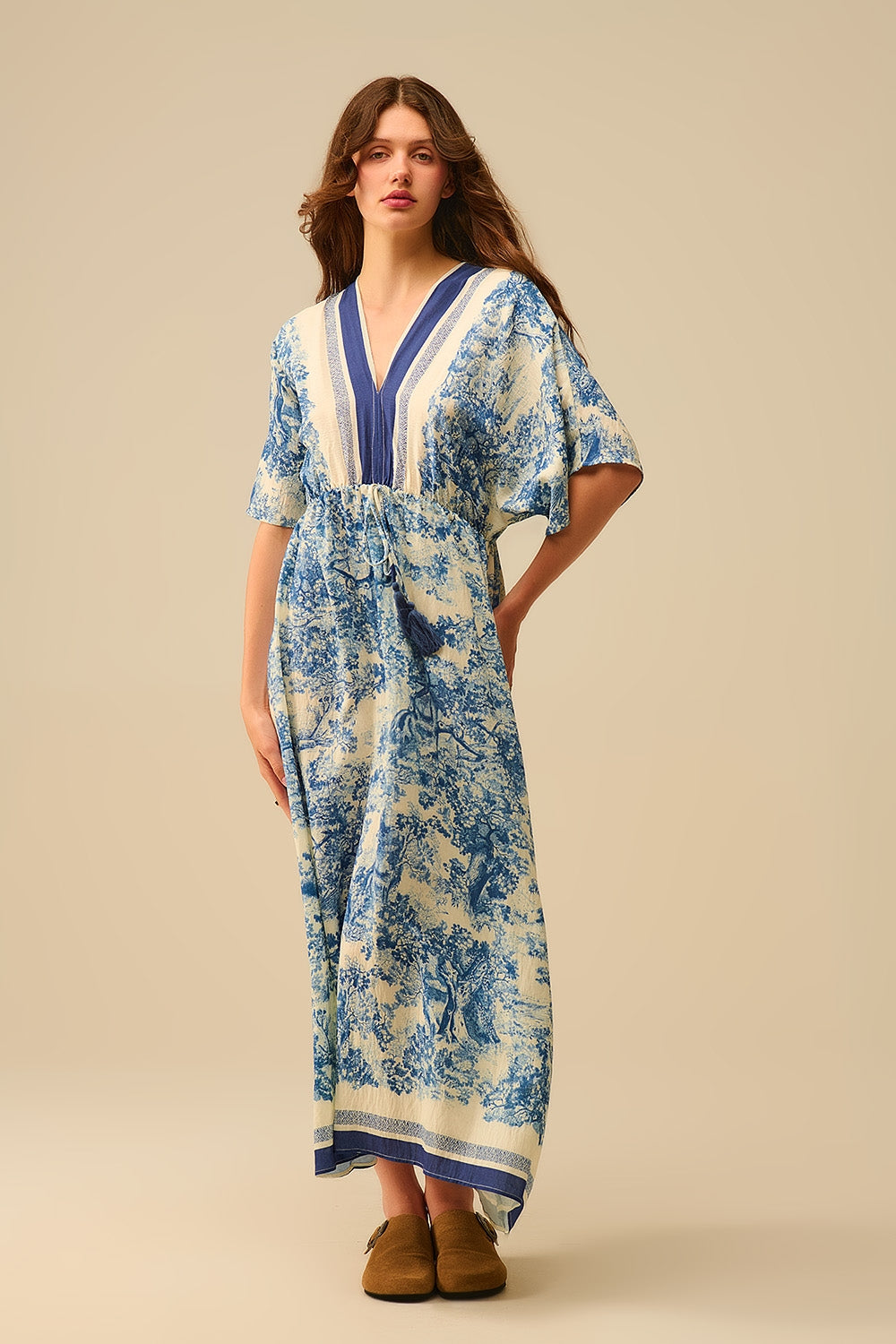 Soepel V-hals jurkje met toile de jouy print