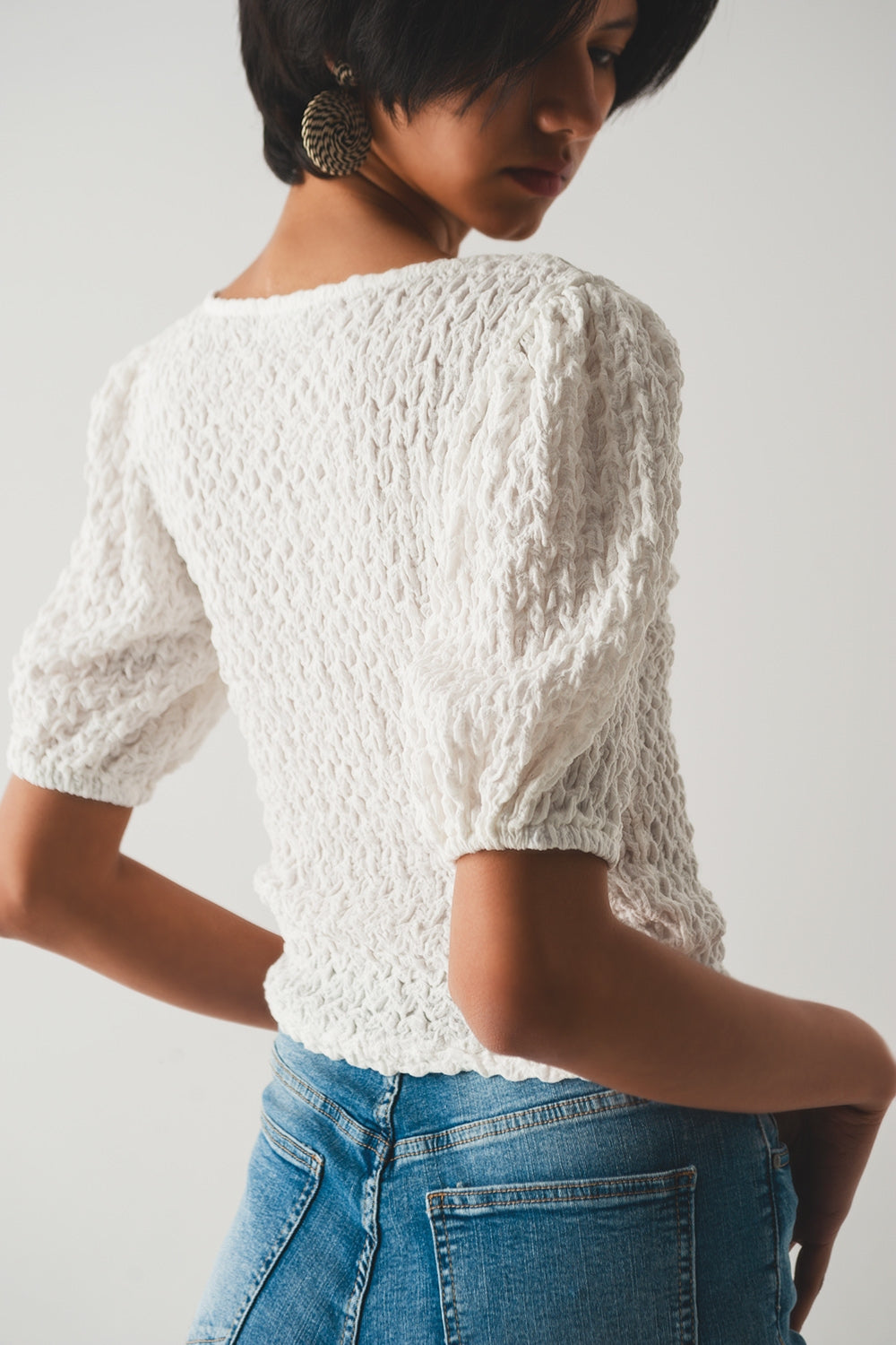Witte Top Met Ballonmouwen En Haak-En-Oogsluiting