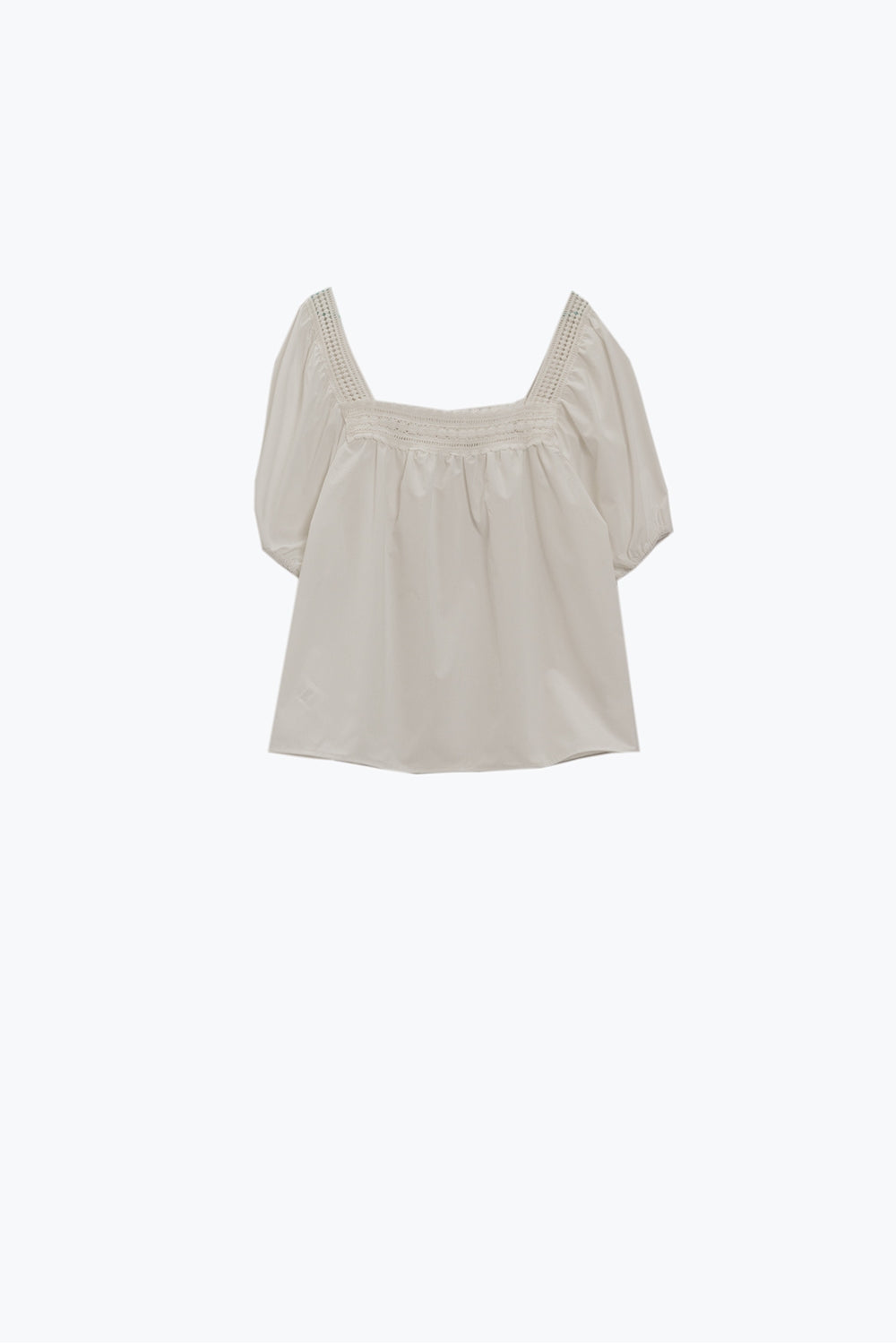 Witte Top Met Vierkante Halslijn En Korte Mouwen